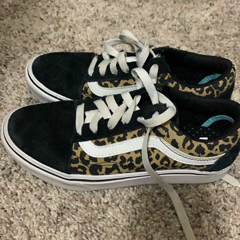 Girls leap off comfy cushion vans size 3